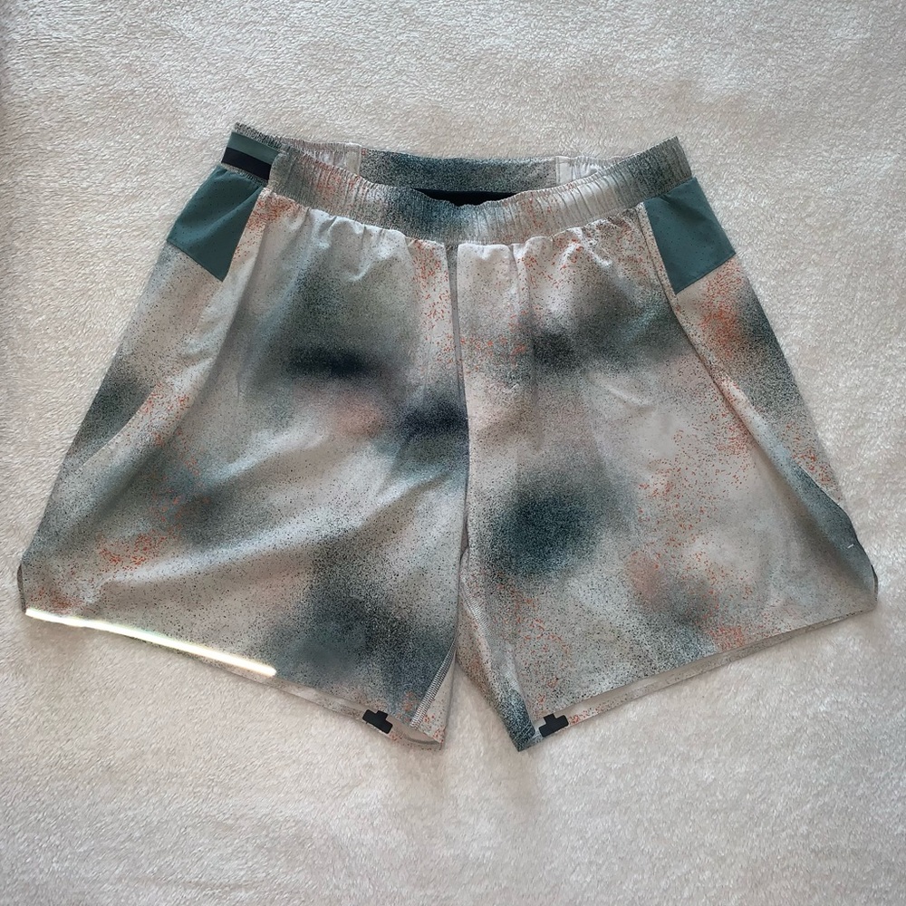 Lululemon Men’s Surge Short 6” Size L w/ Liner